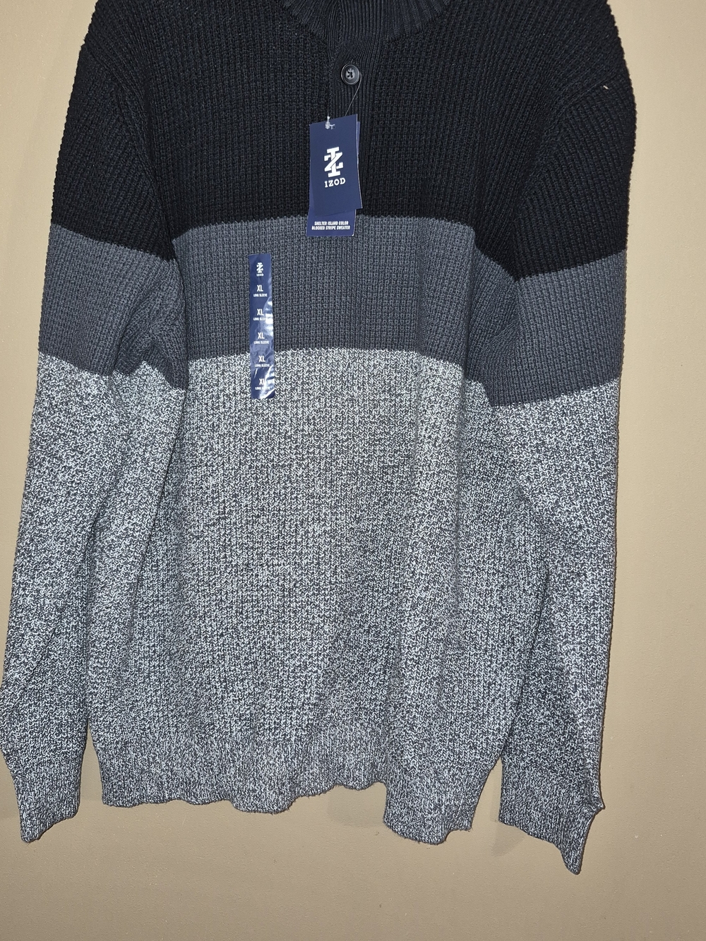 IZOD Men’s Colorblock Knit Sweater - Black & Gray XL NWT
